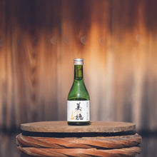 画像をギャラリービューアに読み込む, 富久長 美穂 純米吟醸
